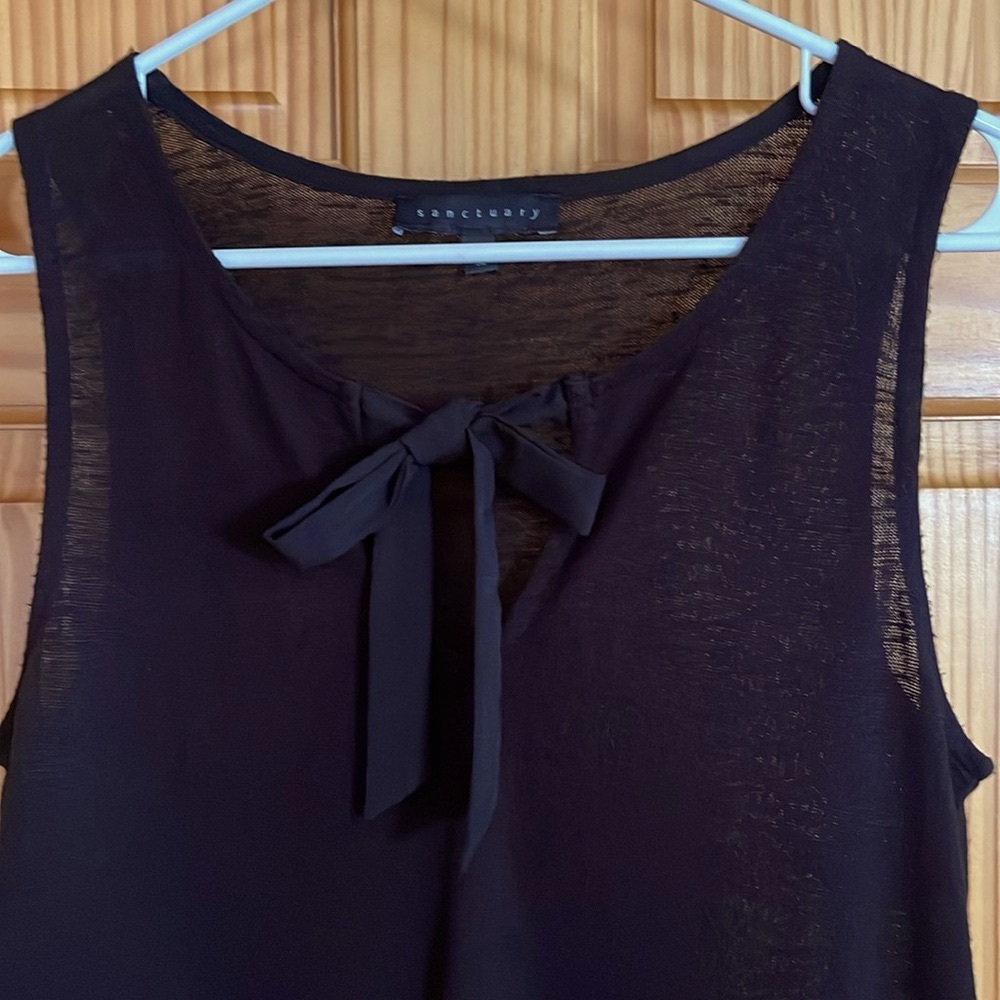 SANCTUARY BLACK TANK MEDIUM
